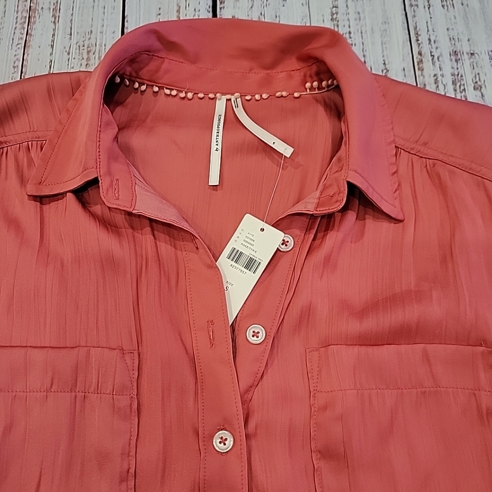 By Anthropologie Relaxed Buttondown Shirt in Rose - Picture 6 of 7